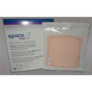 AQUACEL Krytie na rany Ag Foam Hydrofiber adhezívne so striebrom, 21x21cm 5ks